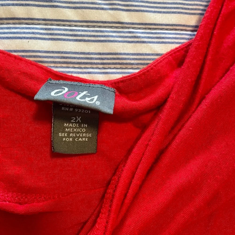 Dots super cute Cut out Top - Picture 3 of 3